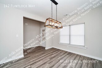 142 Flintlock Wy in New Market, AL - Building Photo - Building Photo