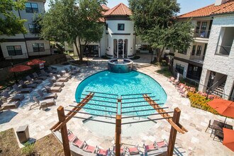 Cortland MacArthur in Irving, TX - Foto de edificio - Building Photo