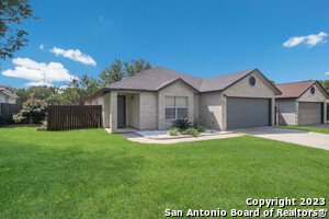 9839 Diamond Cliff Dr in Helotes, TX - Foto de edificio