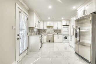 8691 154 St in Surrey, BC - Building Photo - Building Photo