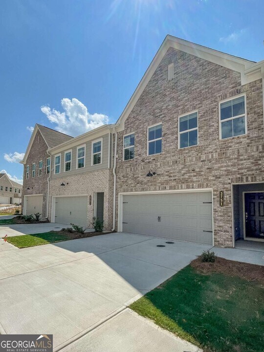 4231 Denton Dr in Douglasville, GA - Building Photo