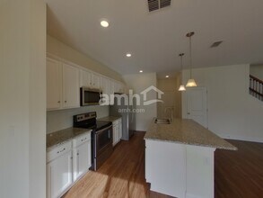 4241 Reisswood Lp in Palmetto, FL - Foto de edificio - Building Photo