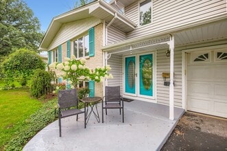 5904 Elm St in Lisle, IL - Building Photo - Building Photo