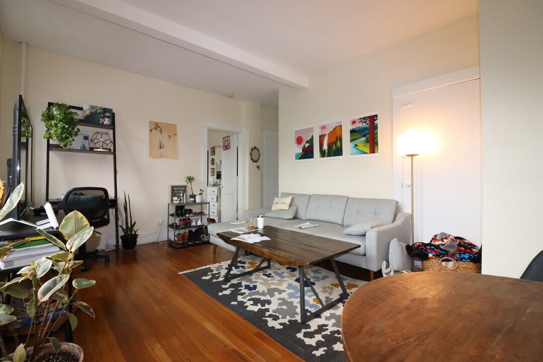 122 Babcock St in Brookline, MA - Building Photo