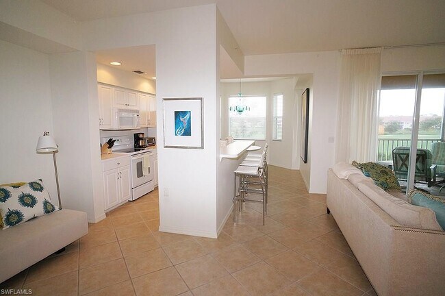 2710 Cypress Trace Cir in Naples, FL - Building Photo - Building Photo