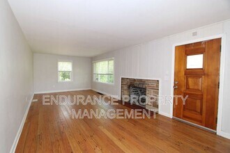 859 Loveland-Miamiville Rd in Loveland, OH - Building Photo - Building Photo