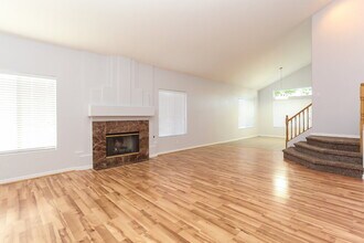 7712 Sparrowgate Ave in Las Vegas, NV - Foto de edificio - Building Photo