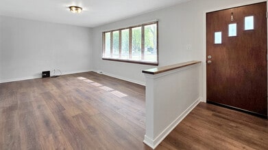 5S388 Allister Ln in Naperville, IL - Building Photo - Building Photo