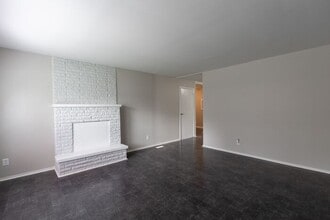 6218 E Hampton Dr in Indianapolis, IN - Building Photo - Building Photo