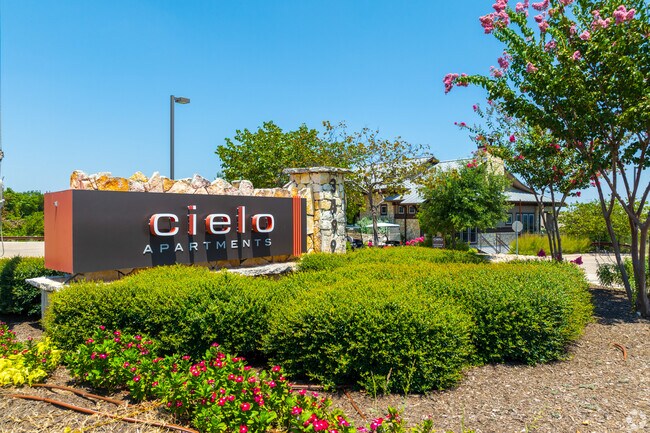 Cielo in Austin, TX - Foto de edificio - Building Photo