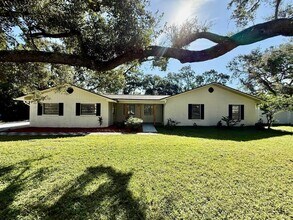 15611 Walden Ave in Tampa, FL - Building Photo - Building Photo
