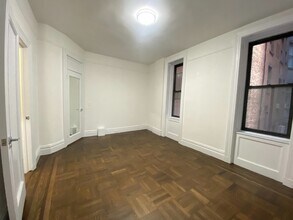 200 W 58th St in New York, NY - Building Photo - Building Photo