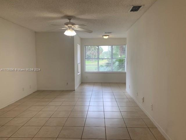 3370 Pinewalk Dr N in Margate, FL - Building Photo