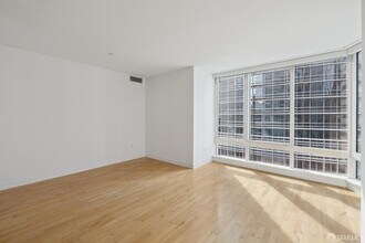 301 Mission St, Unit 11J in San Francisco, CA - Foto de edificio - Building Photo