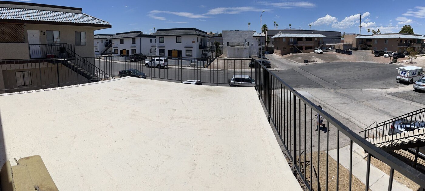 1313 Kari Lee Ct in Las Vegas, NV - Building Photo