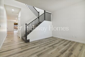 2451 W Parkway Dr in Phoenix, AZ - Foto de edificio - Building Photo