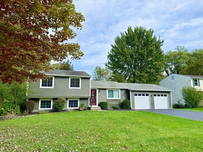 12 Echodale Ave in Baldwinsville, NY - Building Photo - Building Photo