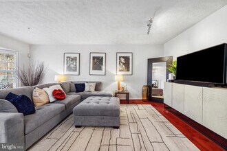 5501 E Boniwood Turn in Clinton, MD - Building Photo - Building Photo