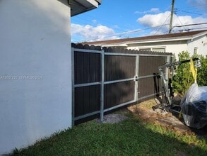 2410 NW 11th St in Miami, FL - Building Photo - Building Photo