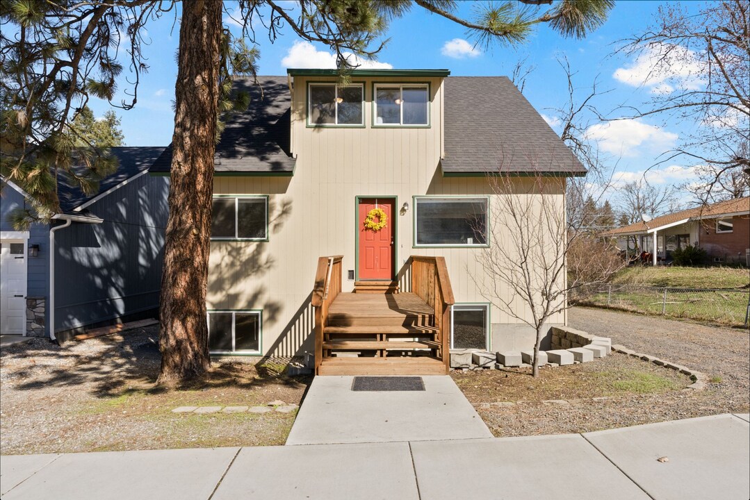 3519 E 25th Ave in Spokane, WA - Foto de edificio