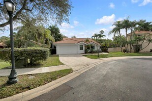 1583 Eastlake Way in Weston, FL - Building Photo