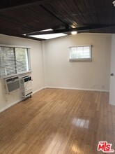 935 N Vista St-Unit -935 in Los Angeles, CA - Foto de edificio - Building Photo