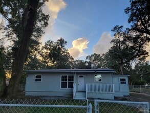 8625 Stockdale Ave in Pensacola, FL - Building Photo - Building Photo