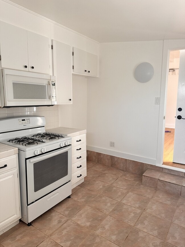 7231 Vanalden Ave, Unit 7231 Vanalden in Reseda, CA - Building Photo - Building Photo