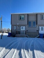 9831-9897 97 St in Fort St John, BC - Building Photo