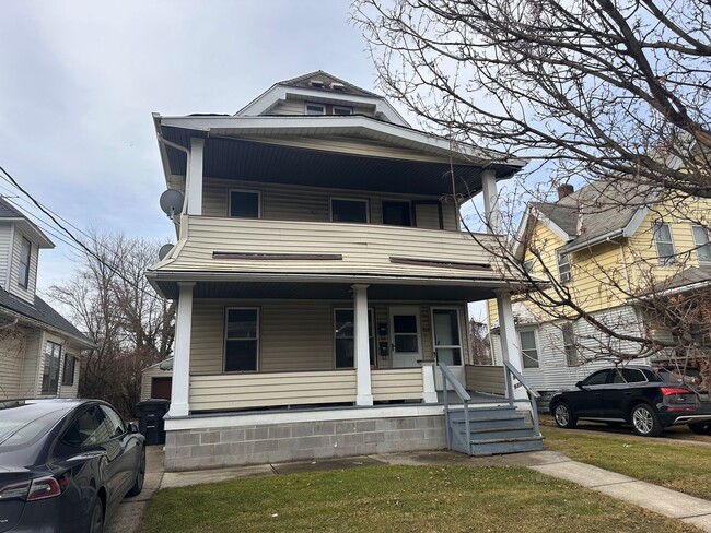 property at 928-930 Evangeline Rd