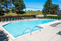 POLO CLUB APARTMENTS in Farmington Hills, MI - Building Photo - Building Photo