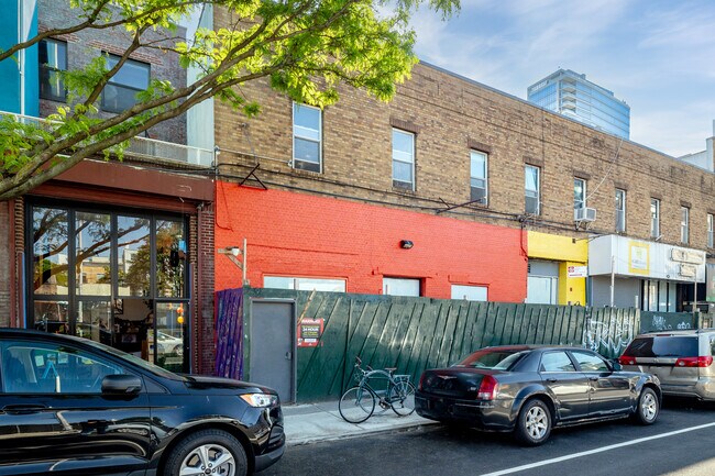 135 Kent Ave