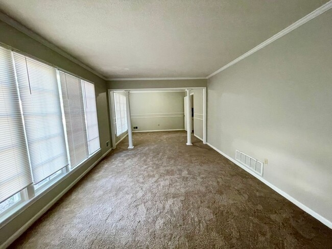 300 Doncaster Dr in Irmo, SC - Foto de edificio - Building Photo