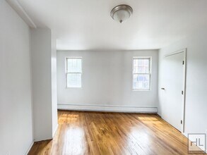 1001 Fulton St in Brooklyn, NY - Foto de edificio - Building Photo