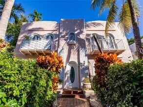 143 NE 43rd St in Miami, FL - Building Photo - Building Photo