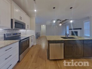 3308 S Brook Ridge Ct in Independence, MO - Building Photo - Building Photo