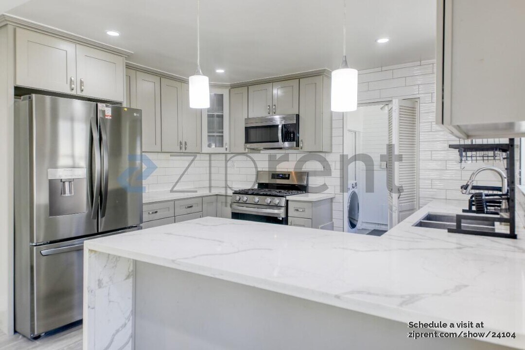 1301 Prado St in Los Angeles, CA - Foto de edificio