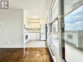 33 Isabella St in Toronto, ON - Building Photo - Building Photo