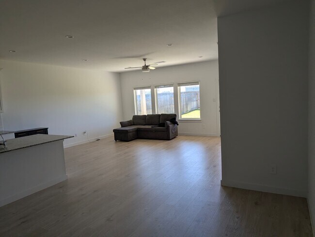 1019 Vista Pointe Dr in Fresno, TX - Building Photo - Building Photo