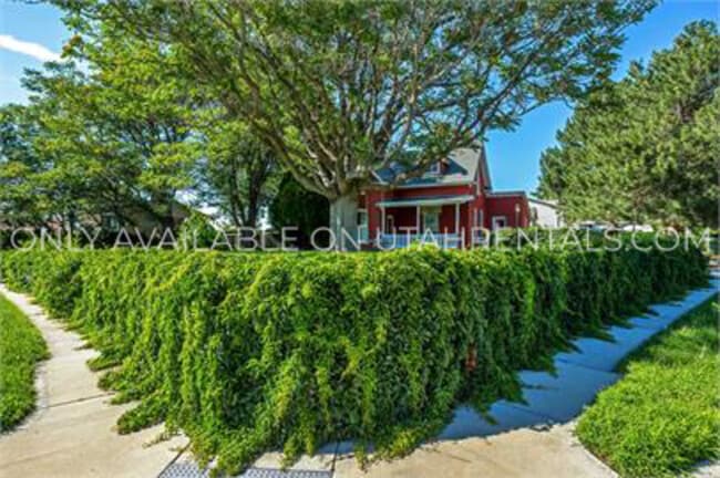 10470 S Columbine Cir in Sandy, UT - Building Photo - Building Photo