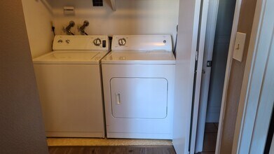 7831 Camino Noguera, Unit university woods in San Diego, CA - Building Photo - Building Photo