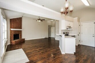 6931 Gallop Dr in Cordova, TN - Foto de edificio - Building Photo