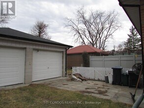 21 Black Creek Blvd in Toronto, ON - Building Photo - Building Photo