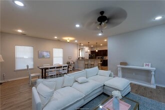 1133 Oney Hervey Dr in College Station, TX - Building Photo - Building Photo