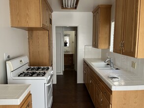 322 Cornell Dr, Unit Back Unit in Burbank, CA - Building Photo - Building Photo