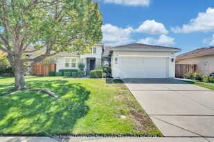 563 Aspen Meadows Way in Lincoln, CA - Building Photo