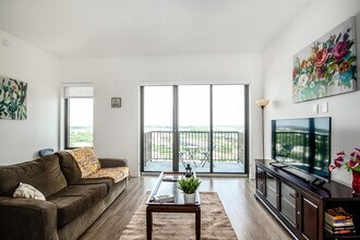 2002 Holcombe Blvd in Houston, TX - Building Photo - Building Photo