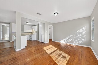 6127 Beldart St in Houston, TX - Building Photo - Building Photo