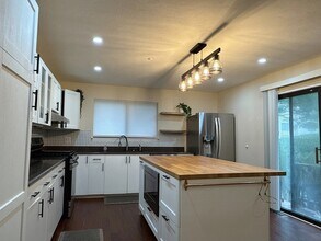 73 Arrowhead Cir in Ashland, MA - Building Photo - Building Photo
