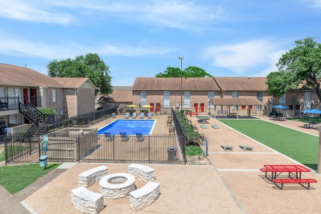 Summervale Apartments